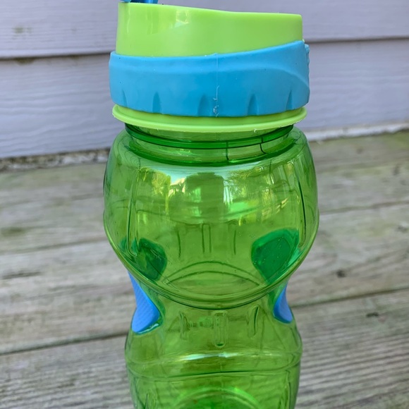 Green water bottle-great condition! Must sell! - Picture 2 of 7